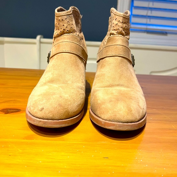 Women’s size 10 half boots tan - Picture 2 of 3